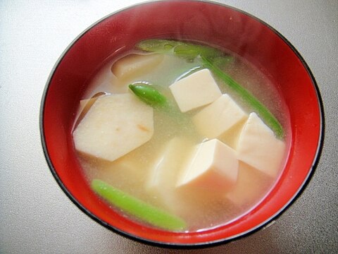 里芋と豆腐の味噌汁